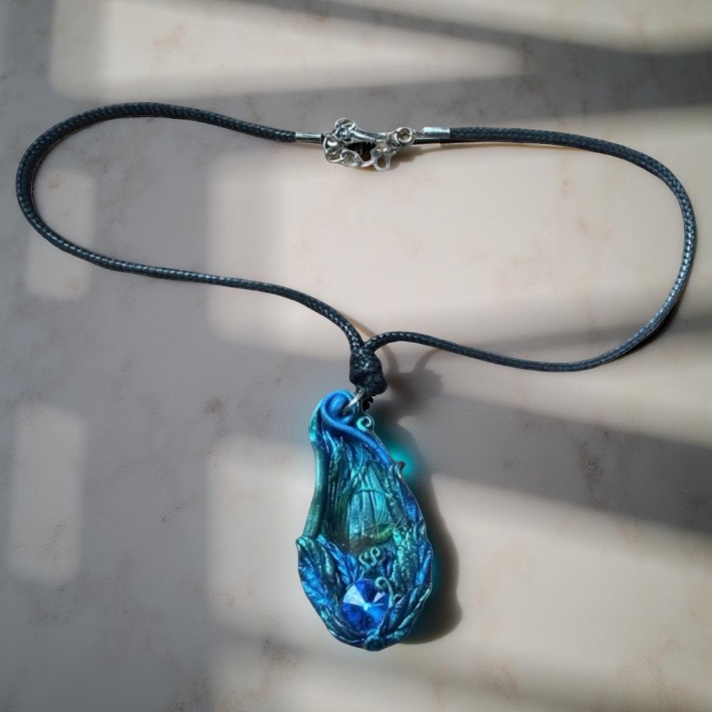 15” Shimmery Blue & Green Polymer Pendant Choker